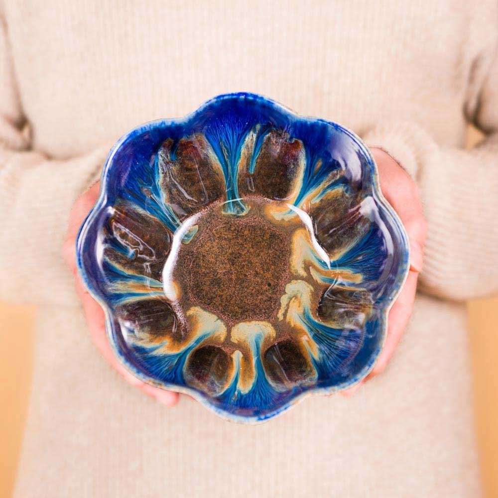 Medium 56 oz. Flower Shaped Ceramic Bowl